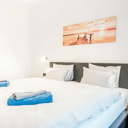 Apartment Quiet & New Near City Center With Garage *