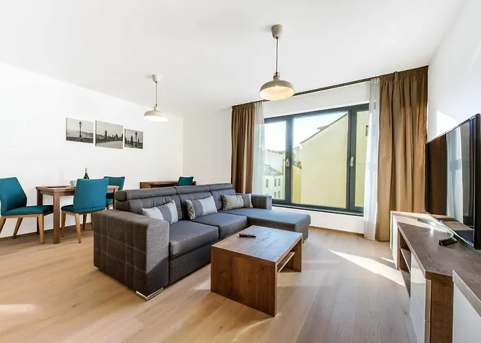 Quiet & New Near Center With Garage Apartment Prag